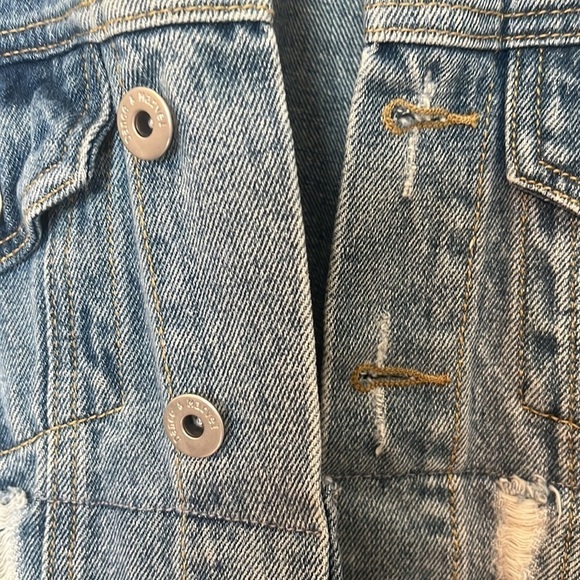 Dance & Marvel Distressed Two Toned Jean Jacket Size Small - Picture 5 of 9